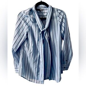 Banana Republic Size. Medium. Blue Rope Graphic Stripe Bow Blouse. Like New.